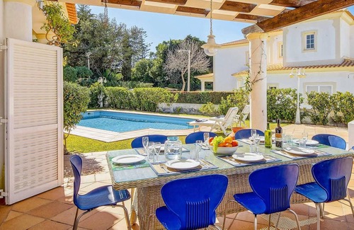 Gale Villa | Modern villa in great location close to amenities