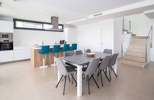 Castillo de Sabinillas Villa | Modern villa walking distance from the beach