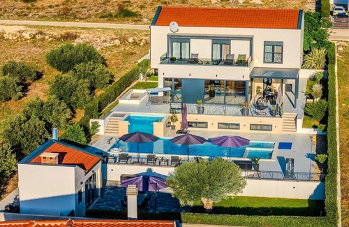 Pakostane Villa | Modern villa with private swimming pool