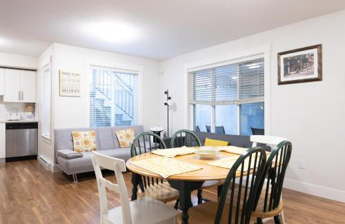 Cloverdale House | Modern yet comfy 3 bed suite in Surrey