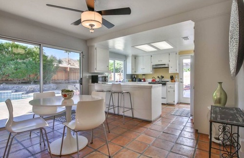 Cathedral City Cove House | Modern Zen Retreat - Best Indoor & Outdoor Living