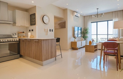 Serralles Condo | Modern2BR| GYM, Jacuzzi + WIFI| Agora-Yellowkey