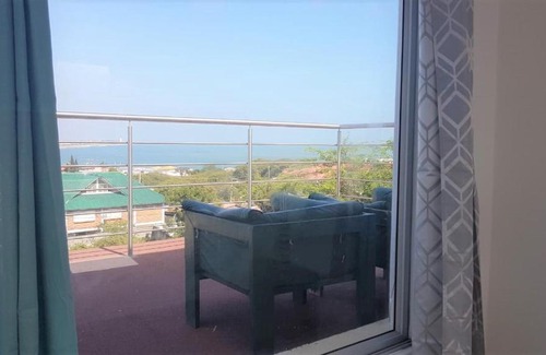 Playas Villa | Moderna casa con vista al mar, con jacuzzi y piscina privada