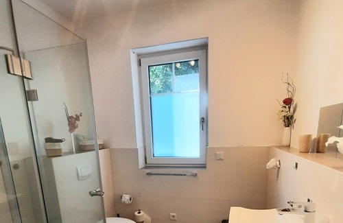 Elsenfeld Apartment | Moderne WHG in Churfranken: Fahrrad-wandertouren & Geschäftlich/monteuer😊