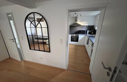 Rheinstetten Apartment | Modernes Studio-apartment mit Arbeitsplatz