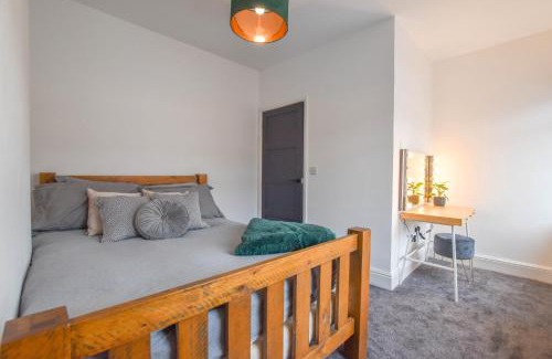 Roath House | Modernistic 4-bedroom home close to City Centre