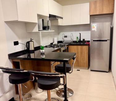 Cochabamba Apartment | Moderno apartamento de 1 dormitorio con vista a la ciudad
