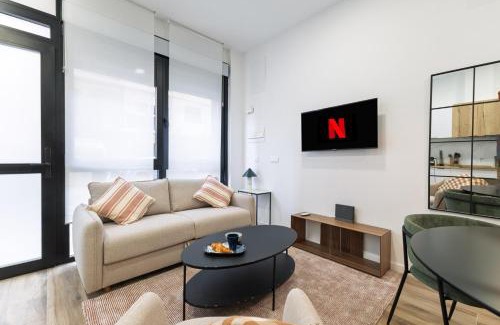 Torrefiel Apartment | Moderno loft reformado, Smart TV, AC, Beach, 3Pax