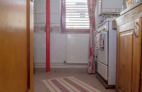 Sinaia Apartment | Modest and Authentic Roumanian Middle Class Apartment