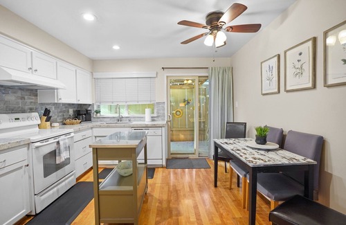 Modesto Condo | Modesto Cozy Hideaway