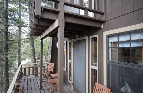 Cloudcroft Cabin | Modified A Frame Cabin.King bed. Only mins. from Ski Cloudcroft and the village.