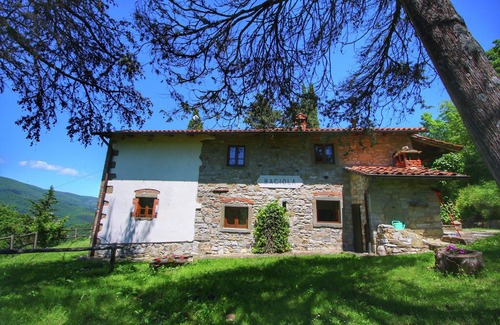 Ortignano Raggiolo House | Modish Farmhouse in Ortignano with Swimming Pool