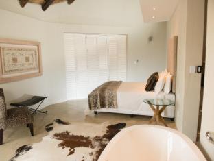 Thorny Bush Game Reserve Cabin | Moditlo River Lodge