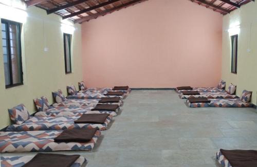 Dindori Bed & Breakfast | Mohole Wada, Ramshej Fort, Nashik