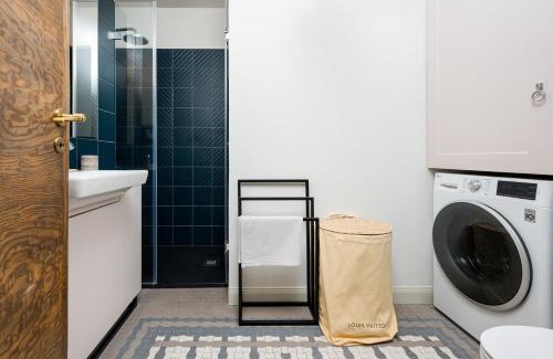 Srodmiescie Południowe Apartment | Mokotowska Superior Apartment by BookingHost