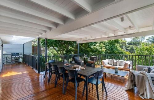 Mollymook Beach House | Mollymook Golden Sands - timeless 5 BR beach house