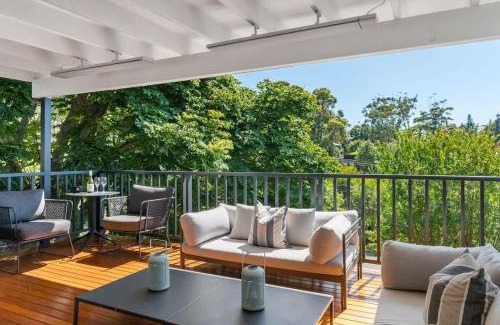 Mollymook Beach House | Mollymook Golden Sands - timeless 5 BR beach house