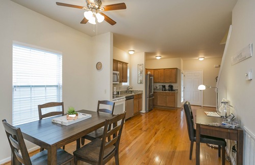 Eighth Avenue House | Moments Together Near Downtown w/4 Master Private Suites with full baths each