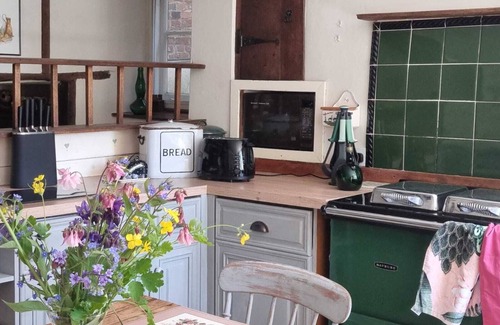 Petworth Cottage | Monk House - Historic Foundation Invites guests