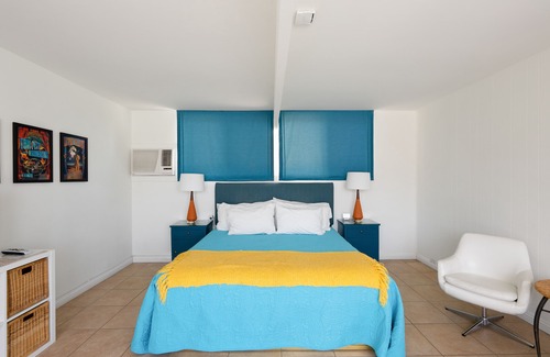 Desert Park Estates Hotel | Monkey Tree Hotel 10 by AvantStay | Stylish Hotel in Palm Springs w/Pool!