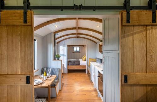 Wichenford Apartment | Monkwood Shepherds Hut - Ockeridge Rural Retreats