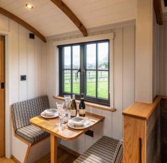 Wichenford Apartment | Monkwood Shepherds Hut - Ockeridge Rural Retreats