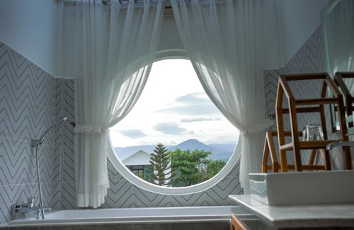 Kampot Hotel | Montagne Residence