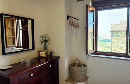 Bollano Apartment | Montalcino Villa - Breathtaking Views of the Val d'Orcia