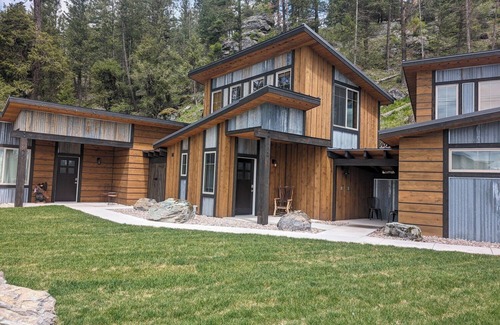 Bigfork Cabin | Montana ponderosa Cabin #3- Close walk to Flathead Lake and Near Glacier Park