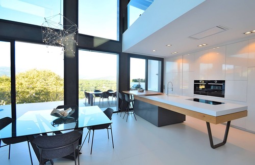 Buger Ski Chalet | Montblau 049 exclusive villa with private swimming pool, jacuzzi, barbecue and air conditioning