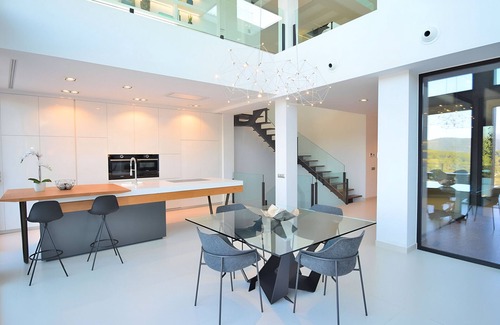 Buger Ski Chalet | Montblau 049 exclusive villa with private swimming pool, jacuzzi, barbecue and air conditioning