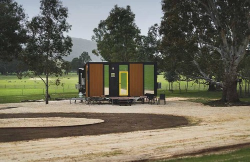 Warrenmang House | Monte at Sheltered Paddock by Tiny Away