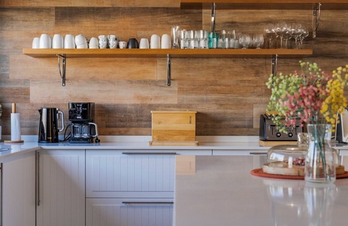 Alfeicao Villa | Monte Sobradinho, Hilltop haven, coastal views, private pool, jacuzzi, 18 guests