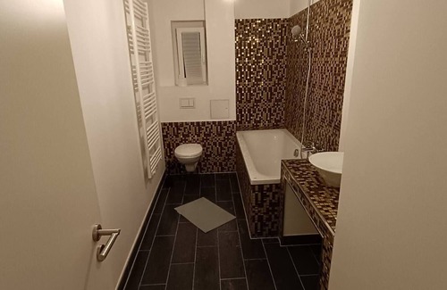 Zeitz Apartment | Monteurwohnung – 3 Zimmer für 8 Personen au2