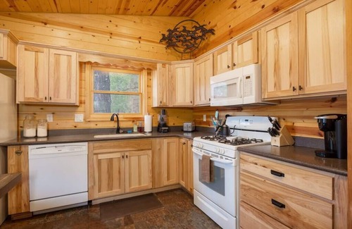 Greer Cabin | Monteverde Retreat (Cabin 104)