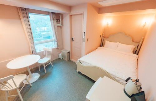 Insadong Hotel | Monthliv Jongno Jonggak Station Hotel Stay