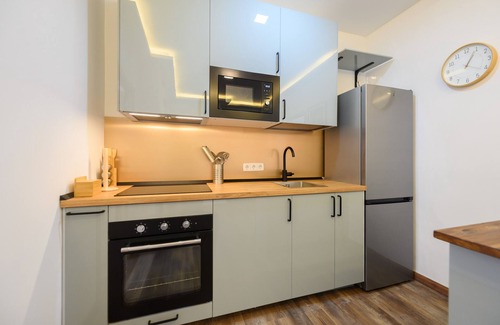 Valverde Apartment | Monthly Rental in Madrid - Shared flat with 3 bedrooms