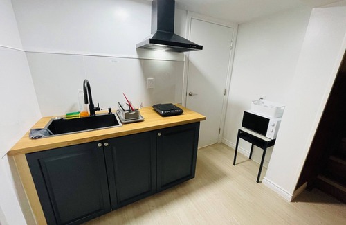 Toronto House | Monthly Stay ~ Slam Dunk Themed Room w/Pool Access