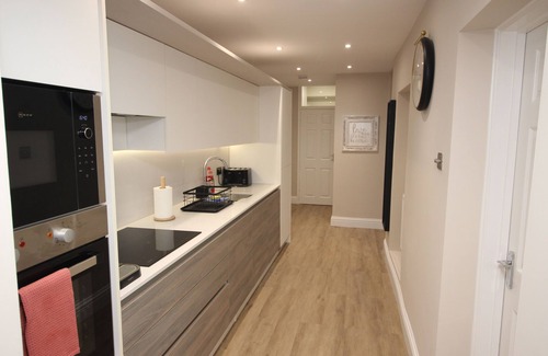 Cheltenham Apartment | Montrose Lodge, superb central Regency-style apartment with free parking(x2)