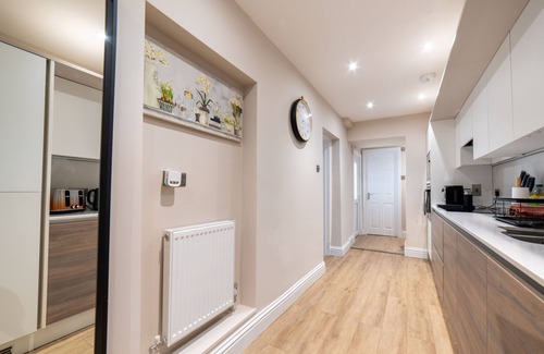 Cheltenham Apartment | Montrose Lodge, superb central Regency-style apartment with free parking(x2)