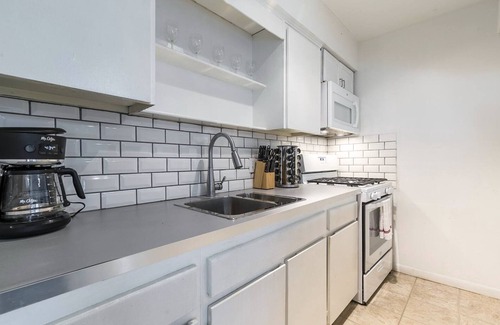 Neartown Apartment | Montrose Lovely Studio! Medical Center 30 ⭐️⭐️⭐️⭐️⭐️