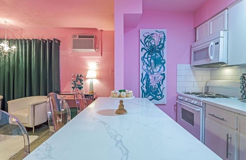 Montrose Apartment | 💖 Montrose Rosy Cozy Studio! 💖 Medical Center 41 ⭐️⭐️⭐️⭐️⭐️
