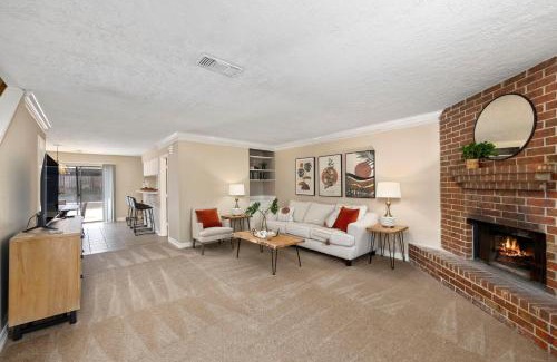 Montrose House | Montrose Walk To 50 Restaurants 1 Mile 2 DT