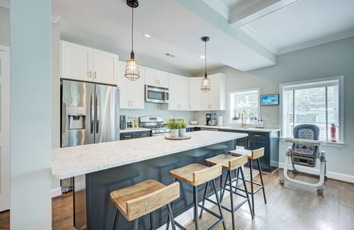 Trinidad Bed & Breakfast | Monumental Escape: Free Parking & EV Charger