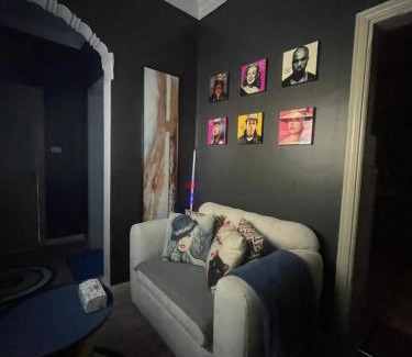 Qurish Street Apartment | Mood