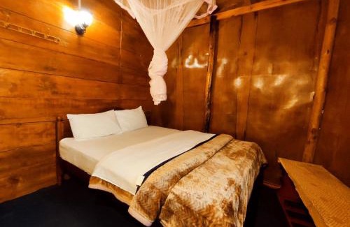 Nuwara Eliya Ski Chalet | Moon Plains Forest Log