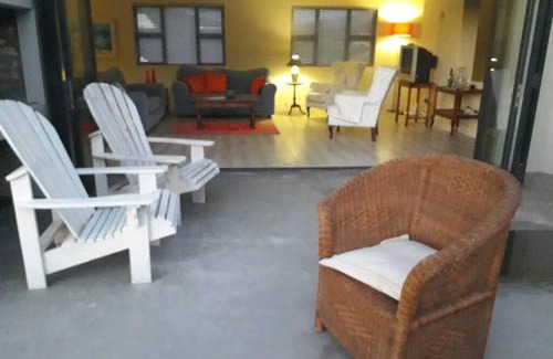 Sandbaai House | Moondust near the ocean, food and wine