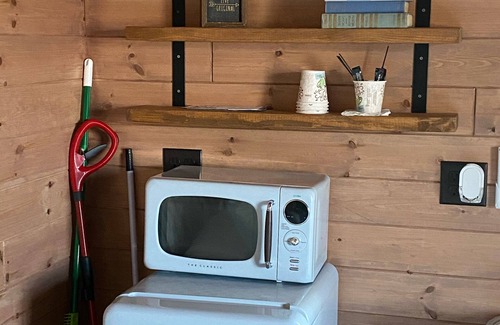 Idaho Falls Cottage | Moonlight Cottage “Howdy” in Idaho Countryside, Sleeps 6