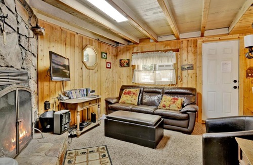 Summit Estates Ski Chalet | Moonridge R n R- Cozy Single Level Central Chalet Home