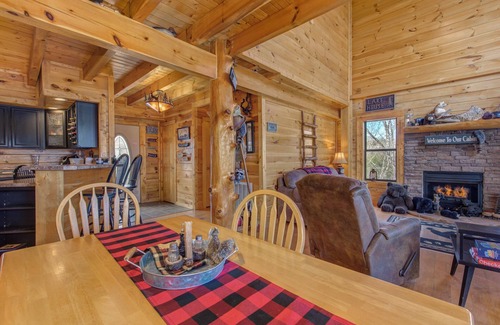 Sevierville Cabin | Moonside Retreat